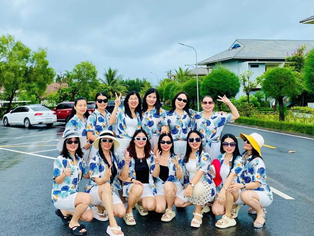 Đồng phục du lịch giúp đảm bảo sự hài hòa và gắn kết cho cả tập thể