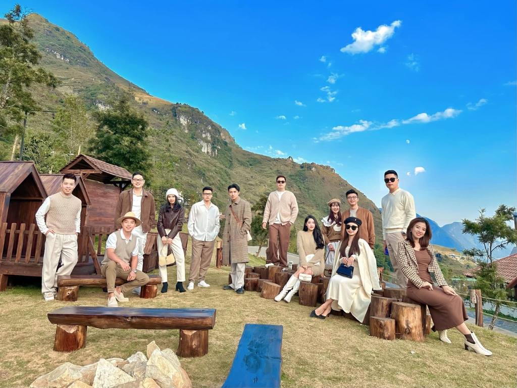 Cách mix đồ đi du lịch ở đồi núi