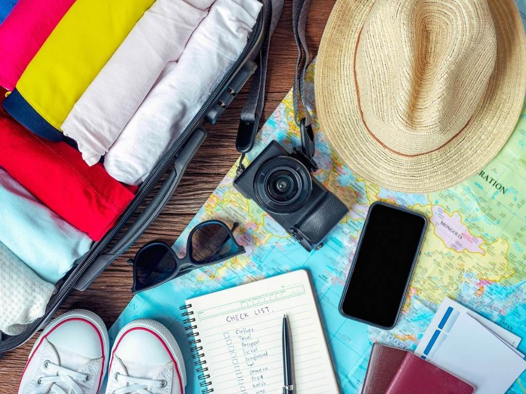 Sau khi soạn đồ du lịch xong, bạn hãy đối chiếu lại với checklist