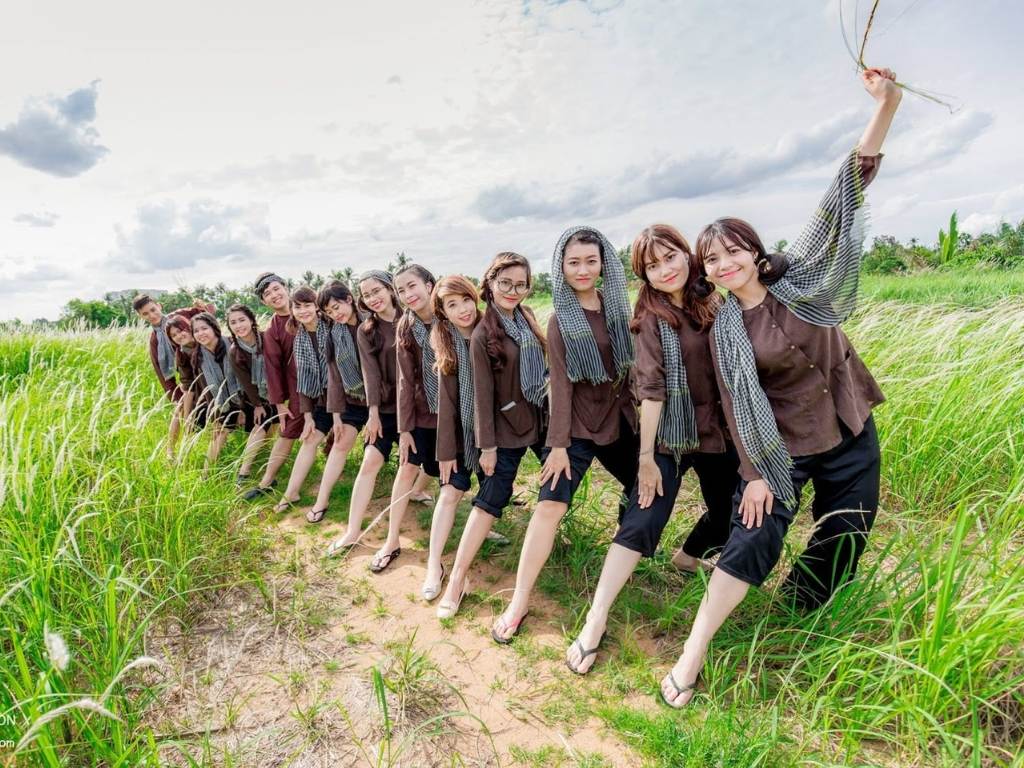 Đồng phục du lịch giúp ảnh kỷ niệm thêm phần độc đáo