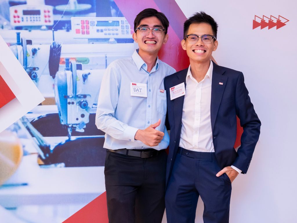 Nhất Khoa sẽ giúp bạn tìm hiểu về mẫu đồng phục công sở nữ đẹp