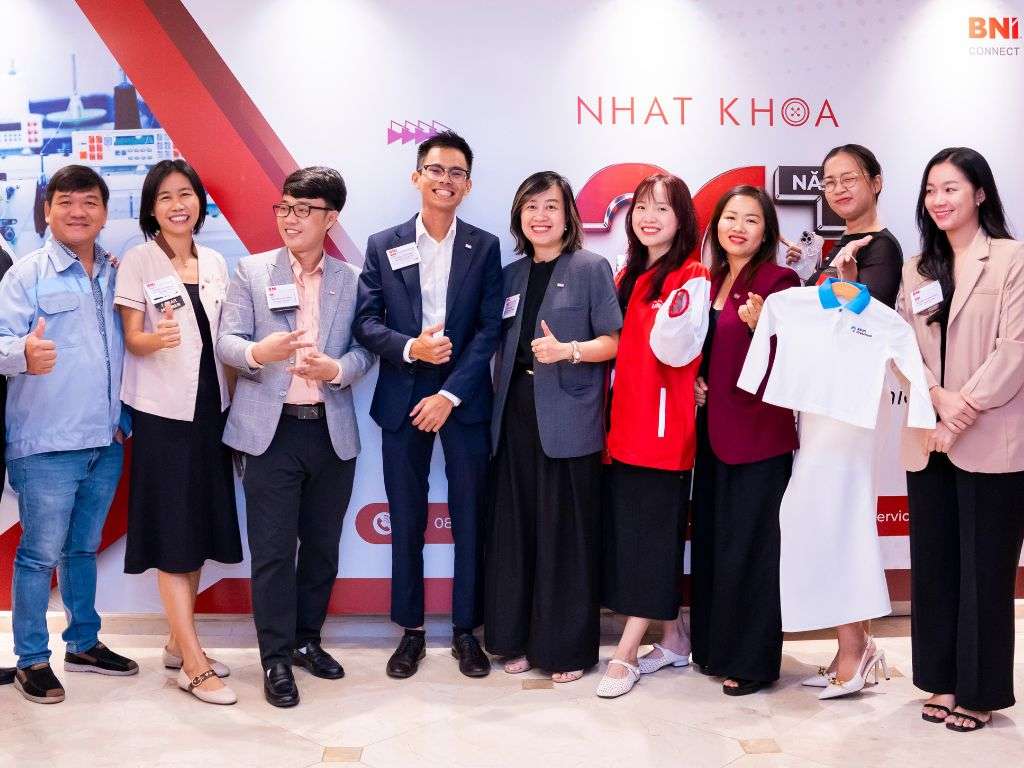 Nhất Khoa giúp bạn tìm hiểu về váy đầm liền công sở