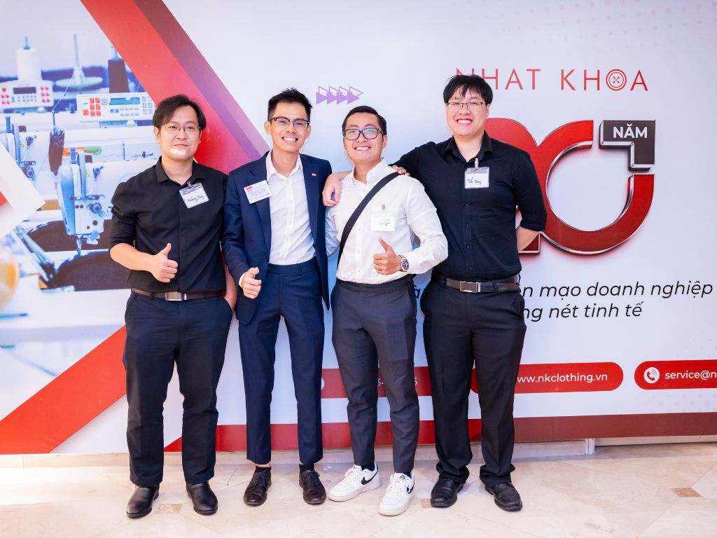 Nhất Khoa sẽ giúp bạn chọn chân váy công sở đẹp