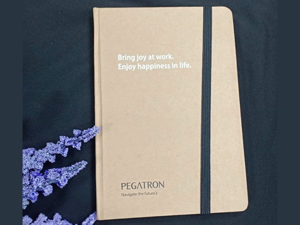 Sổ tay bìa giấy cứng có thiết kế đơn giản, trẻ trung