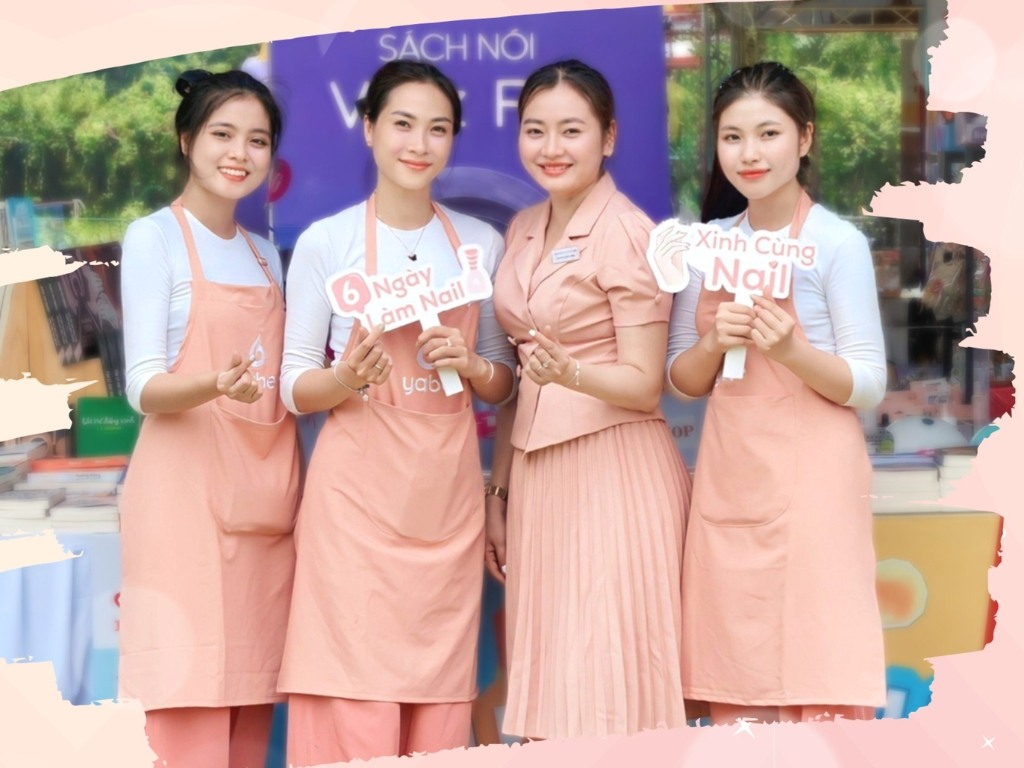 Tạp dề làm nail giúp tạp hình ảnh chuyên nghiệp, chỉn chu