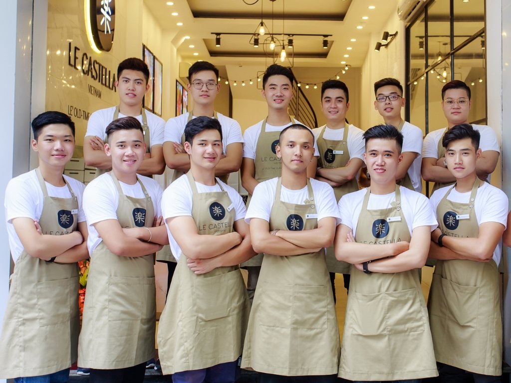 Tạp dề in logo giúp quảng bá thương hiệu một cách tự nhiên đến khách hàng