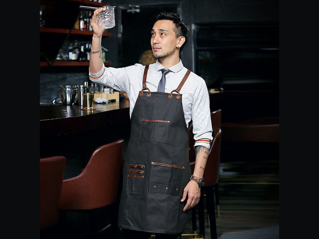Tạp dề da thường được dùng cho Bartender