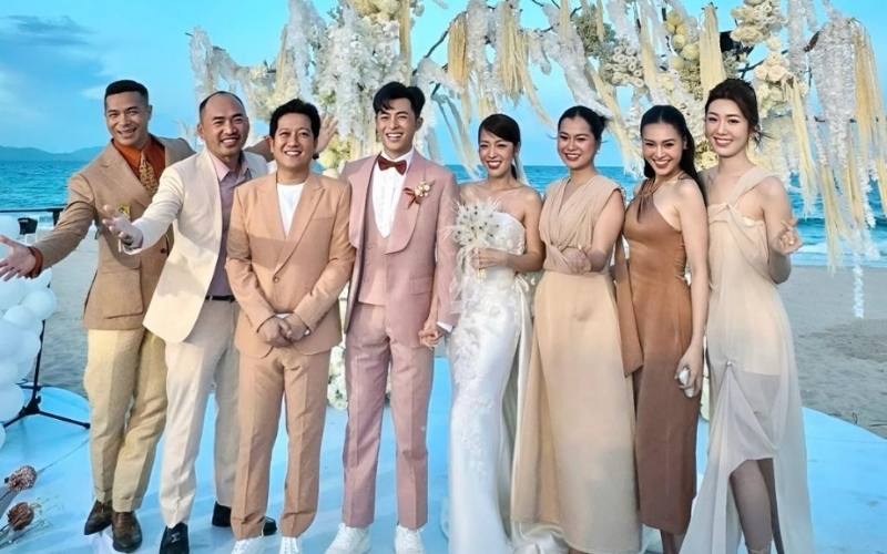 Dress code tiệc đám cưới ở bãi biển