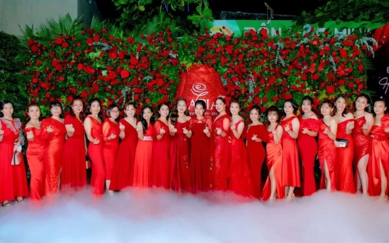 Dress code dự tiệc year end party