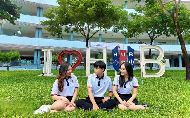 Áo polo đồng phục Đại học Ngân hàng