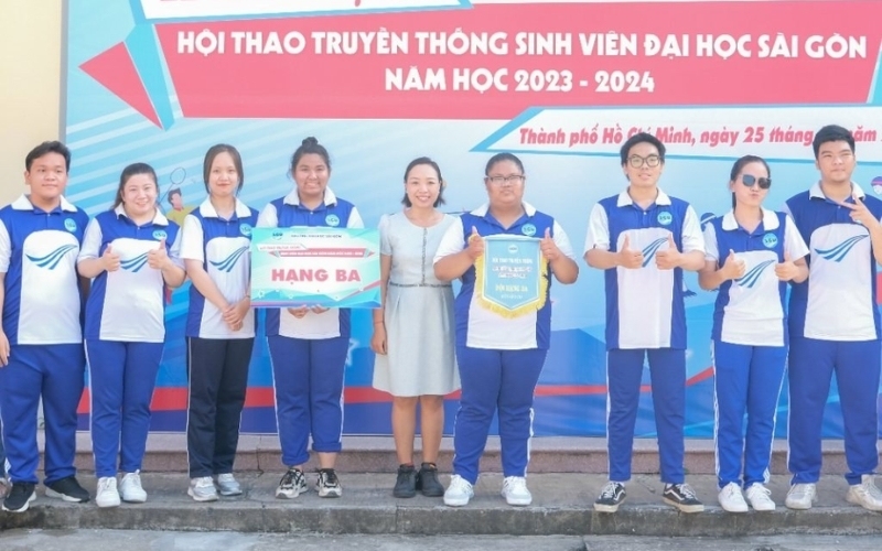 Đồng phục thể dục trường đại học Sài Gòn
