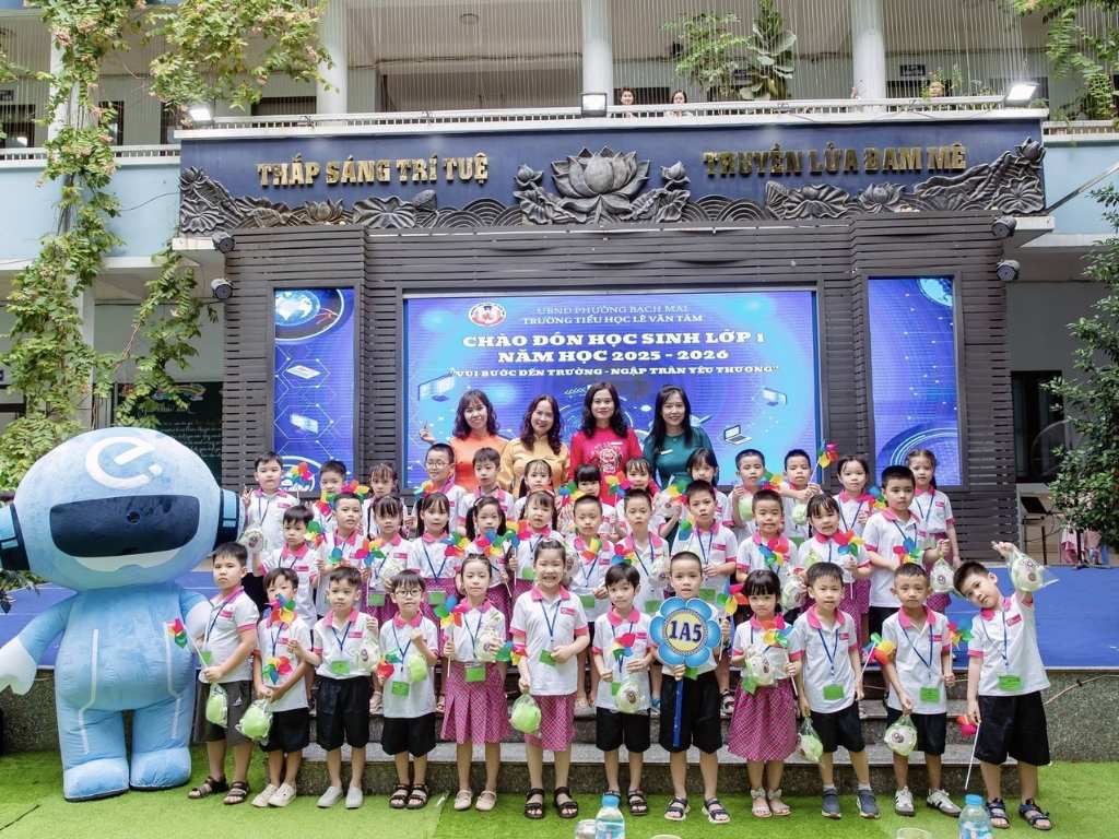 Đồng phục trường Tiểu học Lê Văn Tám Hà Nội