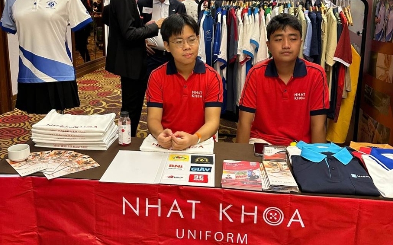 Nhất Khoa Uniform nhận may in đồng phục Đại học Ngân hàng đẹp, chất lượng