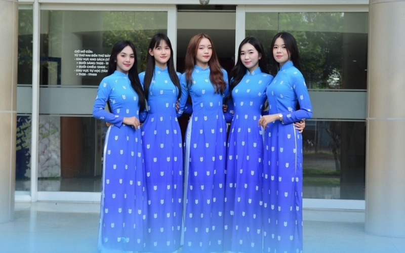 Đồng phục áo dài cần phải có form dáng vừa vặn
