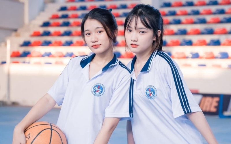 Hình in logo trường Đại học Vinh trên đồng phục cần phải sắc nét