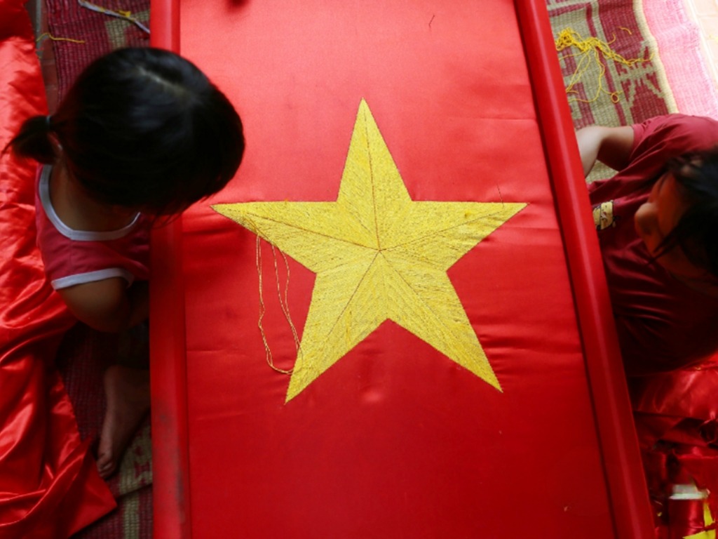 Biểu tượng ngôi sao trên cờ Việt Nam được thêu tỉ mỉ
