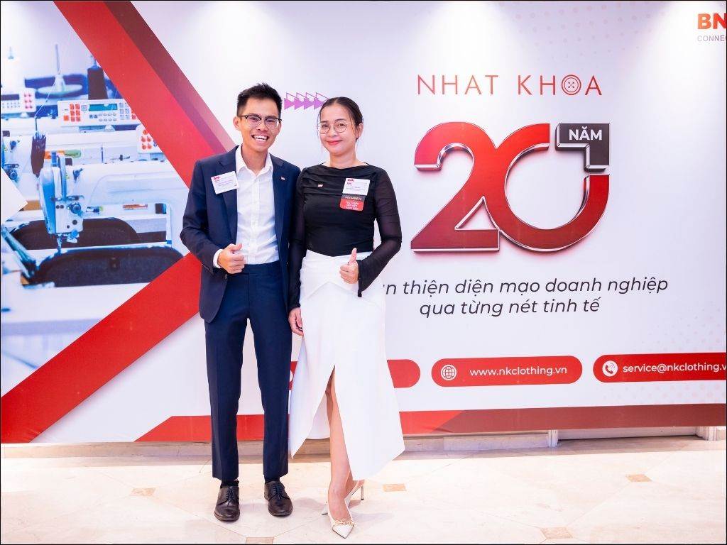 Nhất Khoa giúp bạn chọn mẫu áo công sở đẹp
