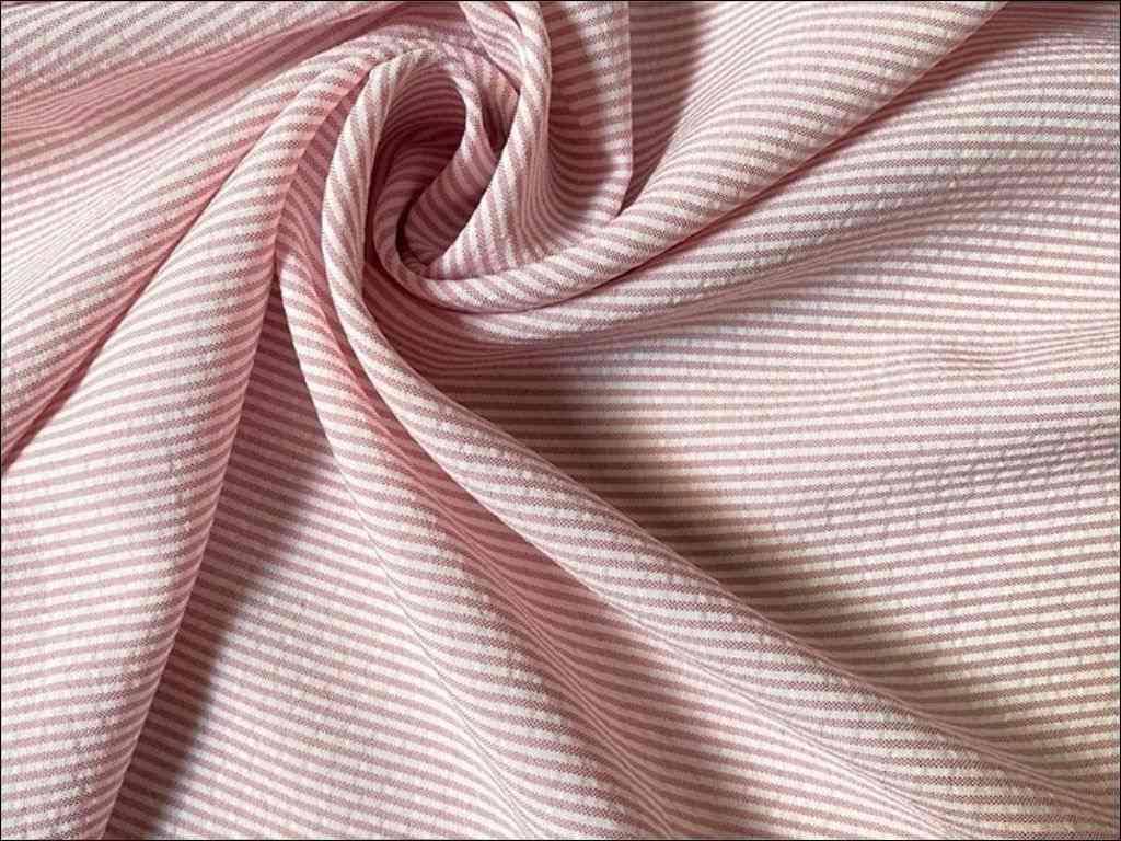 Chất liệu là yếu tố quyết định form dáng và sự thoải mái của chiếc áo