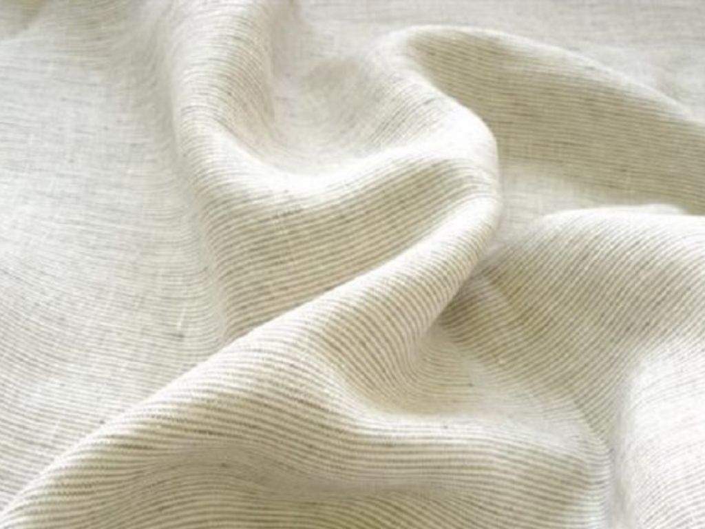 Các kiểu áo sơ mi công sở nữ được làm từ chất liệu linen