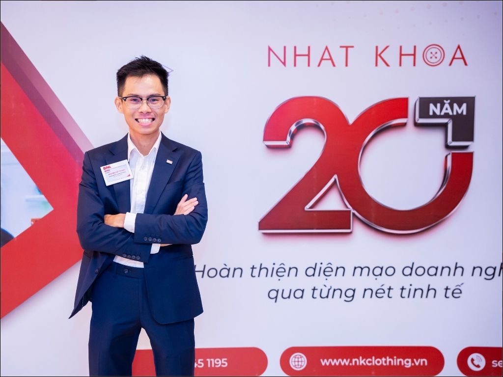 Nhất Khoa giúp bạn chọn mẫu đồng phục nhà hàng đẹp