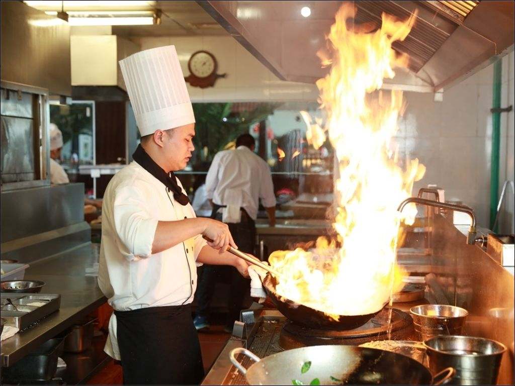 Màu sắc của khăn quàng cổ để phân biệt vai trò