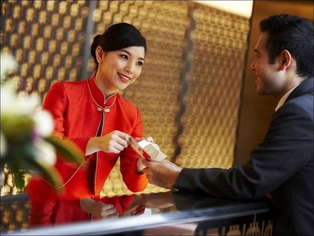 Một bộ đồng phục phù hợp sẽ củng cố và làm nổi bật concept