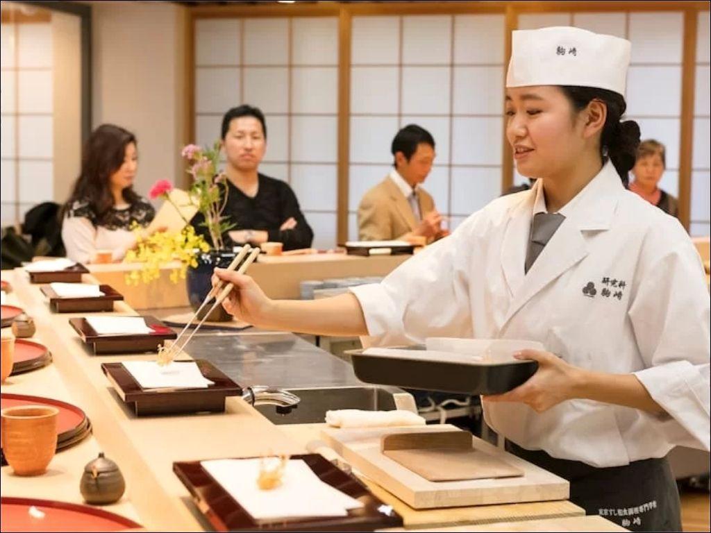 Nón thể hiện sự độc đáo của đồng phục