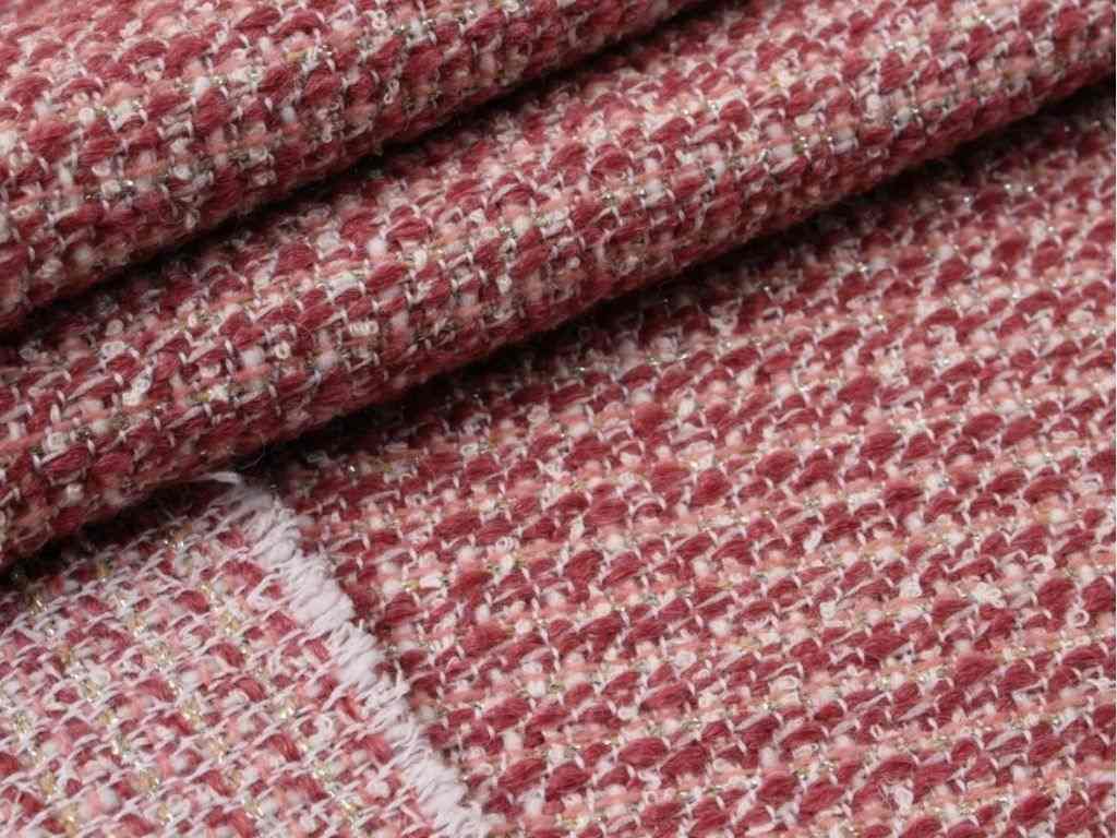 Vải tweed mang vẻ đẹp cổ điển, là một cái tên không thể thiếu khi liệt kê