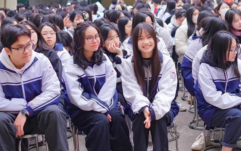 Mẫu đồng phục chính khóa THPT Lê Quý Đôn Hà Đông