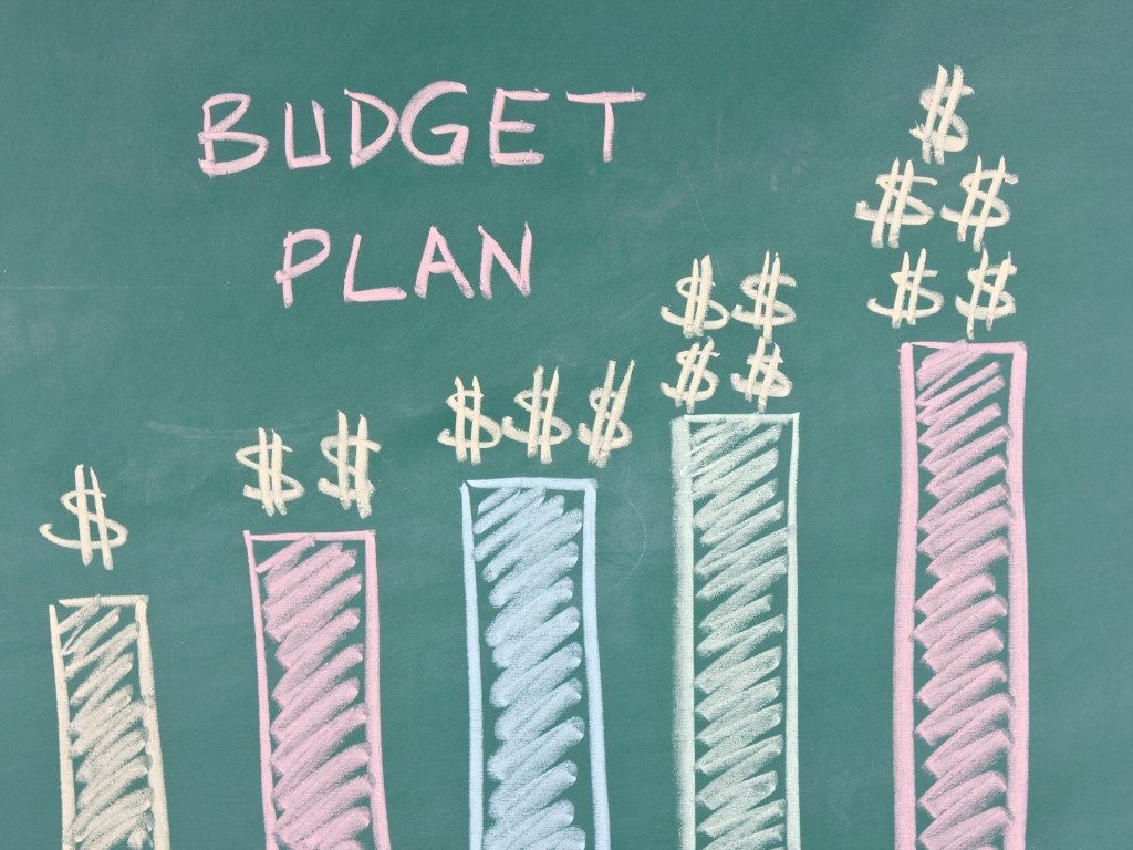 Việc hiểu rõ các chi phí khi đặt may túi tote giúp chủ động về ngân sách