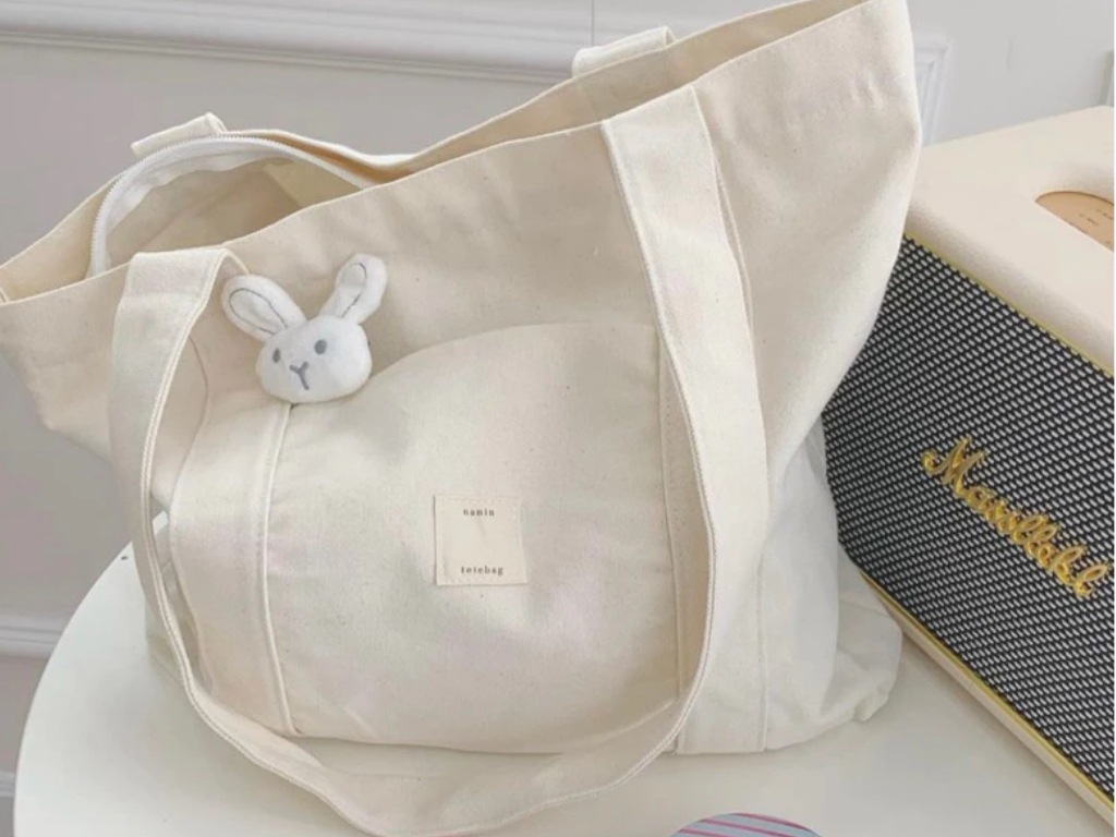 Mẫu túi tote thiết kế tối giản