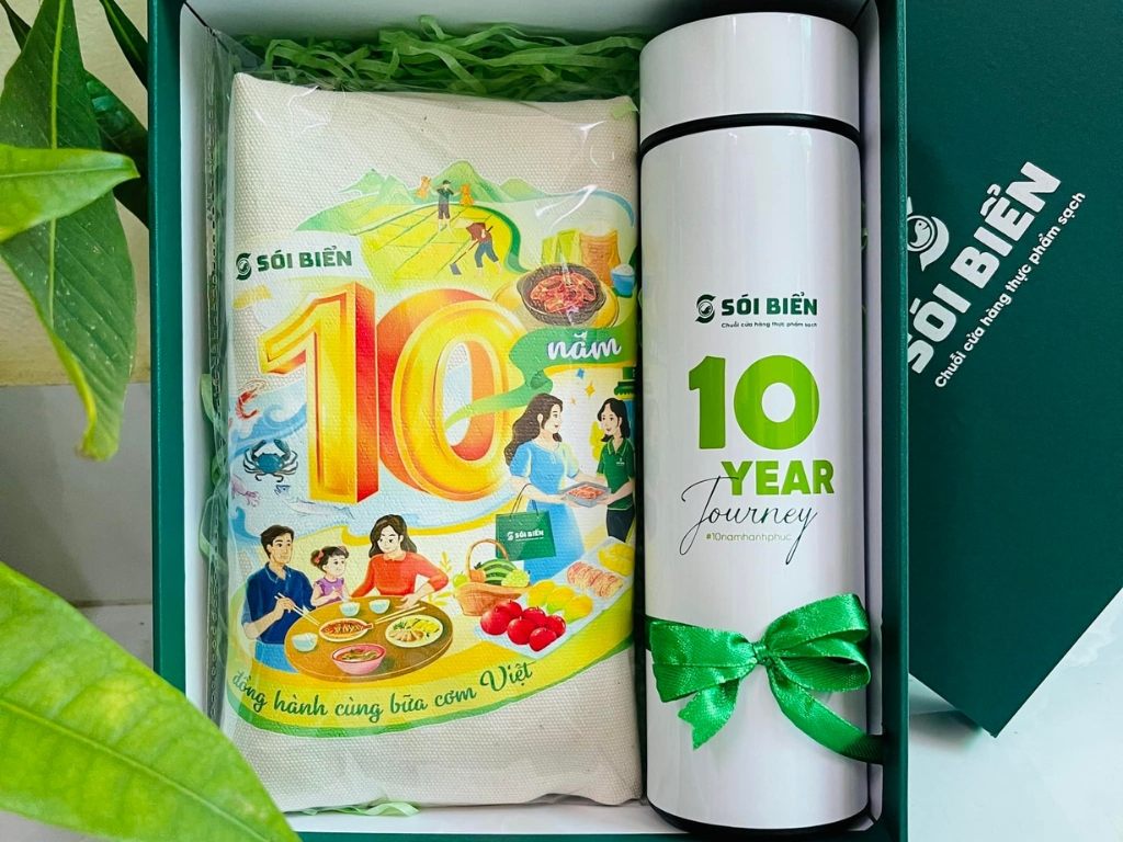 Bạn hãy chọn các sản phẩm có tính bổ trợ cho set quà tặng doanh nghiệp