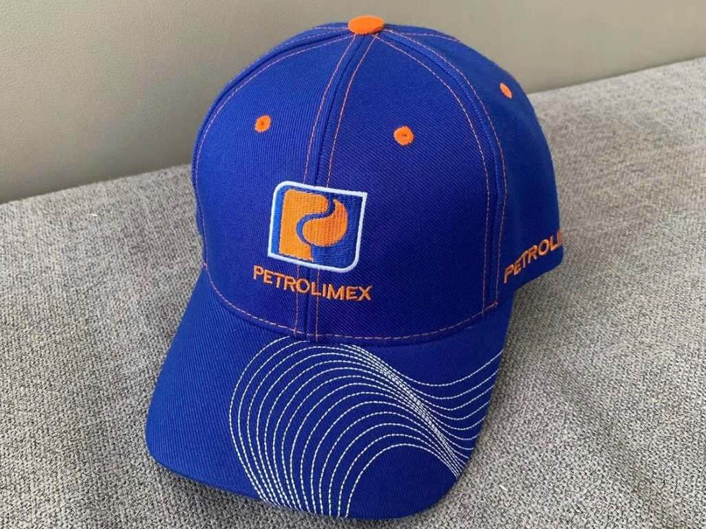 Vải kaki là chất liệu phổ biến dùng để may mũ đồng phục