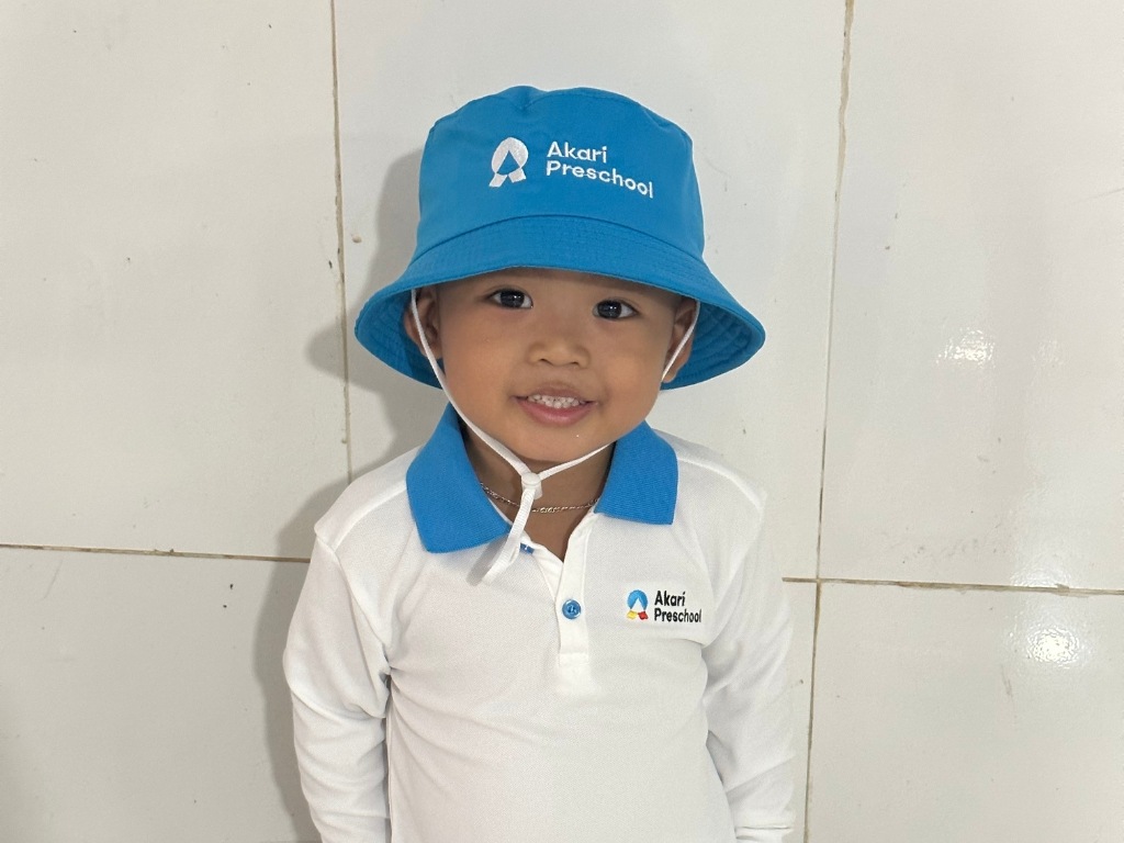 Mũ đồng phục học sinh cần có màu sắc tươi sáng
