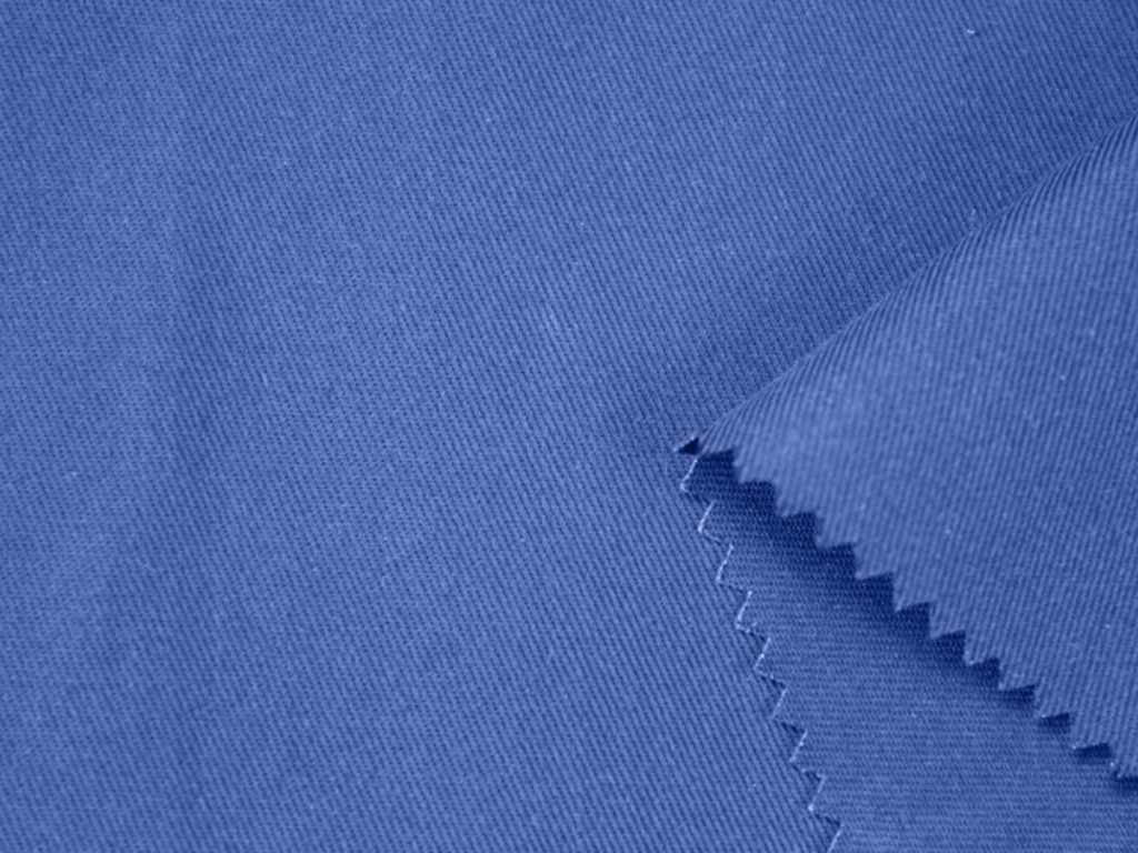 Vải kate có bề mặt mịn màng và khả năng thấm hút mồ hôi tương đối tốt