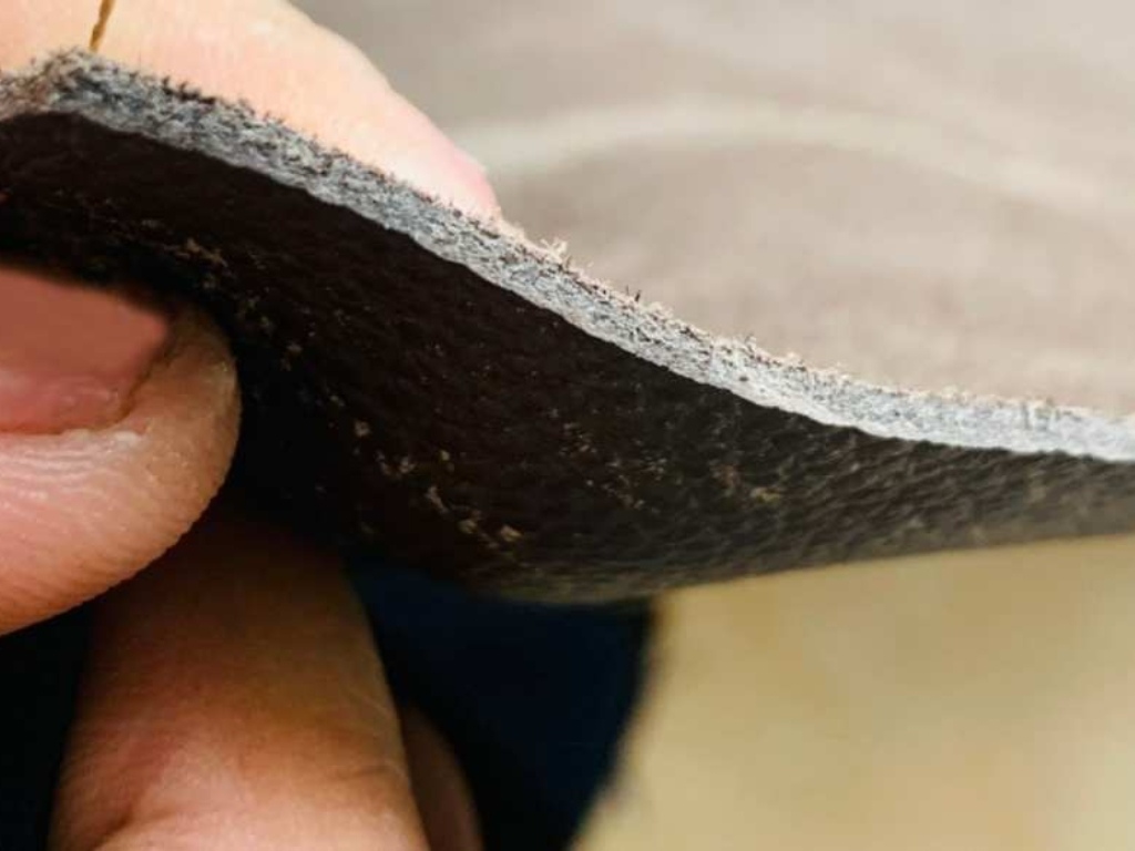 Độ dày của da bò ảnh hưởng trực tiếp độ bền của tạp dề