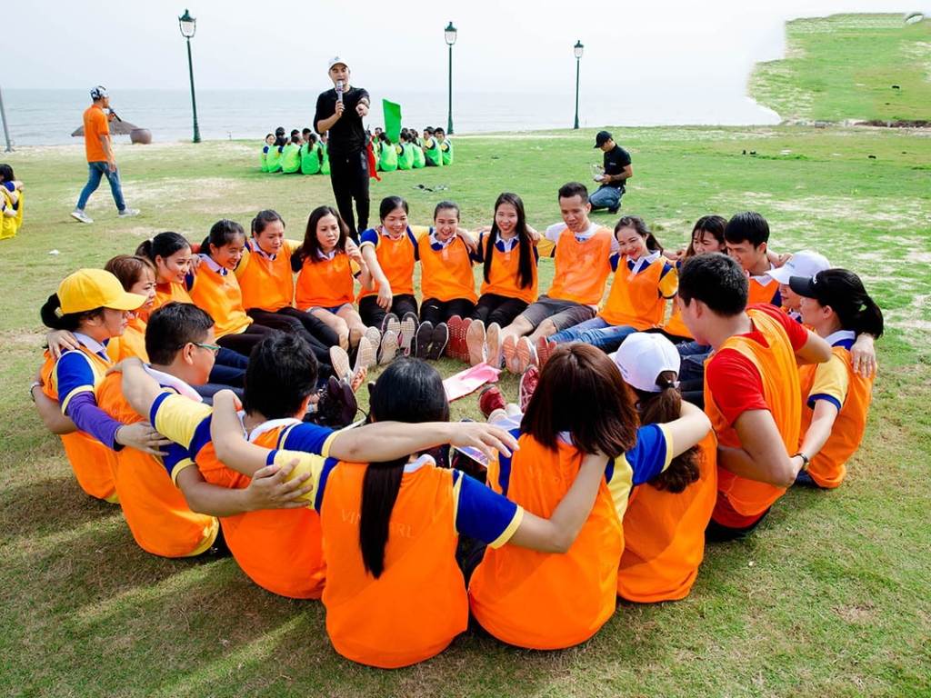 Một câu slogan nhóm giúp tăng tinh thần đoàn kết giữa các thành viên