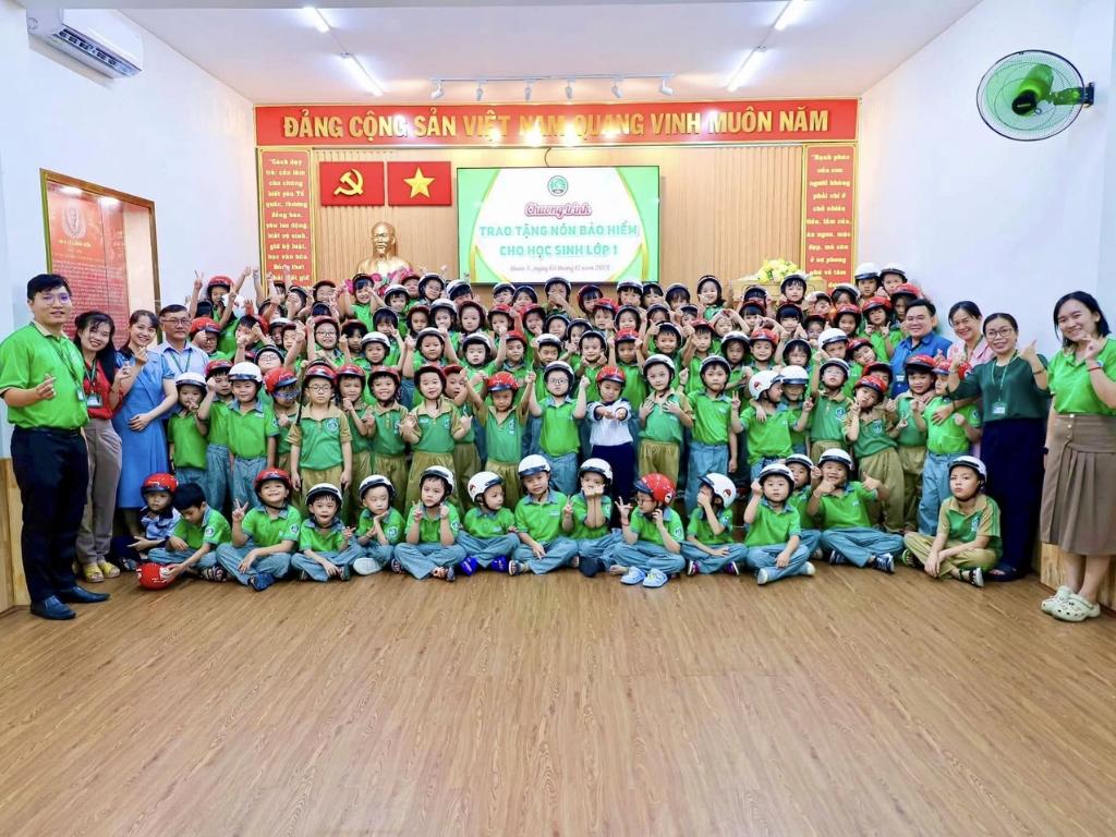 Đồng phục trường tiểu học Lý Cảnh Hớn đẹp giúp nâng cao tính thẩm mỹ
