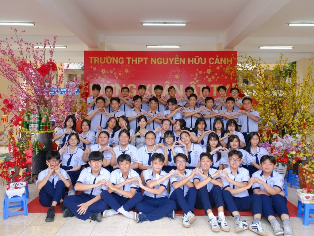 Đồng phục giúp học sinh trường Nguyễn Hữu Cảnh gắn kết hơn