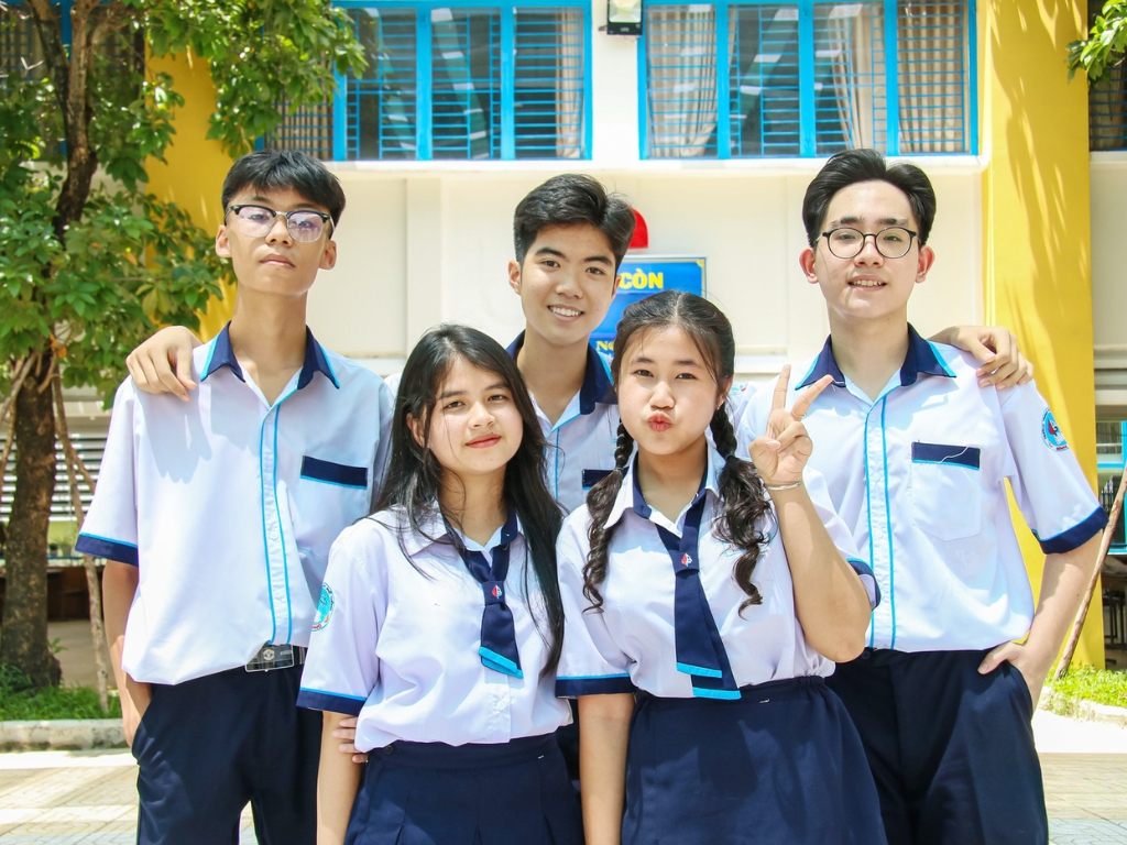 Đồng phục có thiết kế càng phức tạp thì chi phí sản xuất càng cao