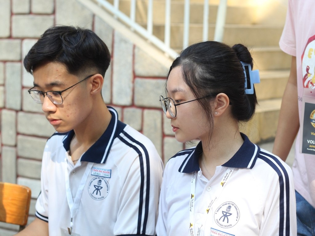 Logo là linh hồng của áo đồng phục trường Chuyên Trần Đại Nghĩa Bình Dương