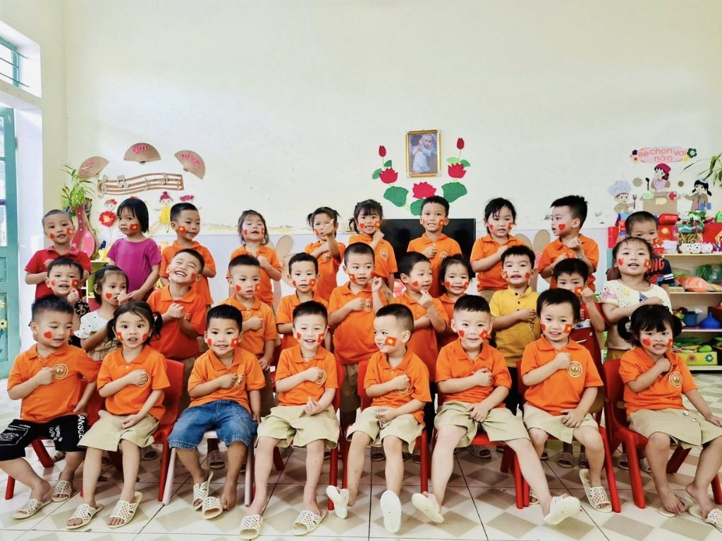 Đồng phục trường Mầm non Bình Hòa giúp gắn kết học sinh trong mọi hoạt động