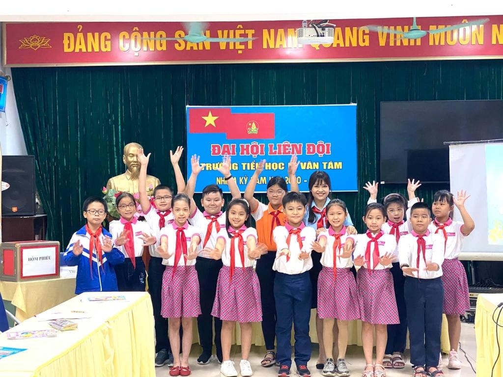 Đồng phục mùa hè của trường Lê Văn Tám Hà Nội