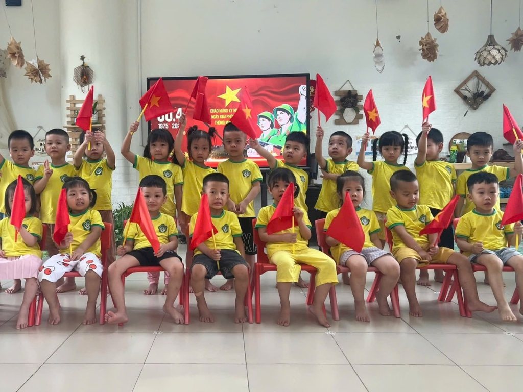 Đồng phục trường Mầm non Đoàn Thị Điểm Tây Hồ giúp tạo sự bình đẳng