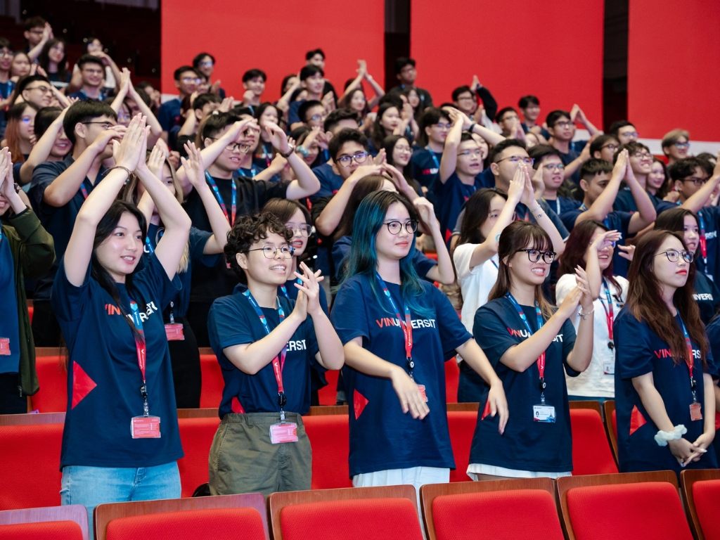 Đồng phục VinUni là một trong những đồng phục trường đại học đẹp nhất Việt Nam