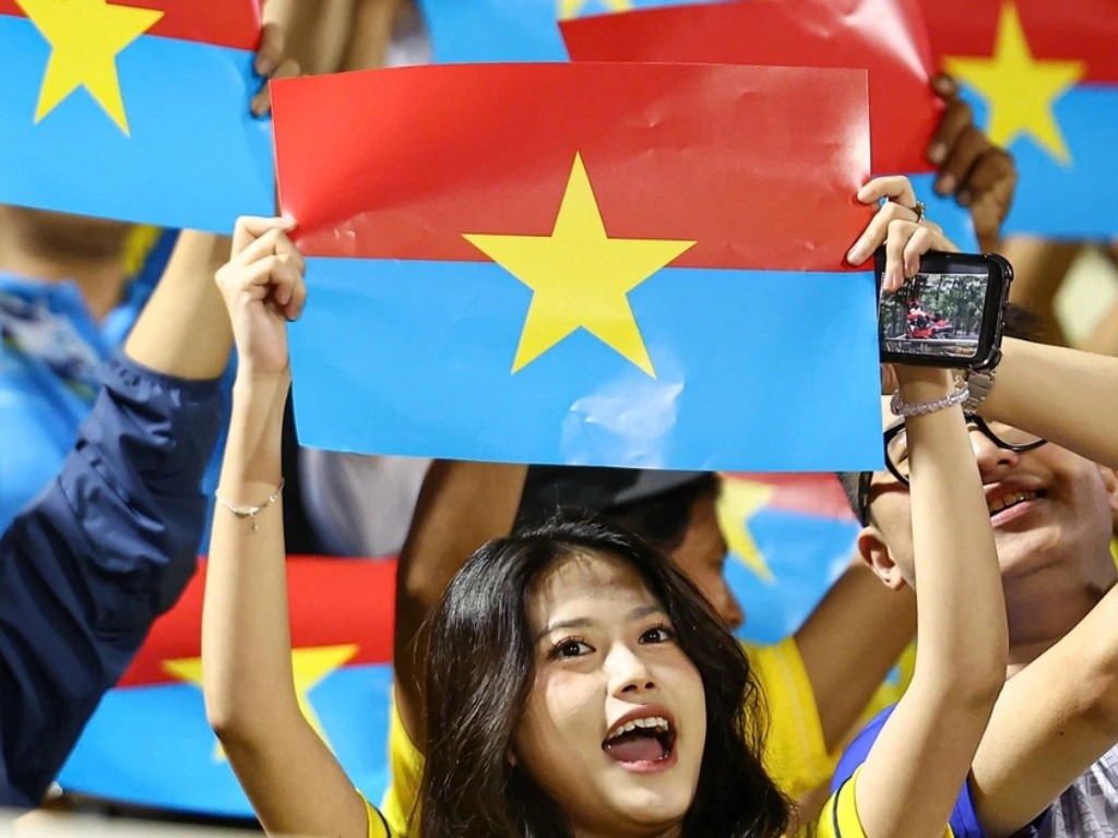 Cờ miền Nam Việt Nam được sử dụng từ tháng 12/1960