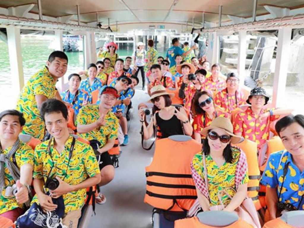 Kiểu dáng lịch sự nhưng vẫn thoải mái, phù hợp cho việc di chuyển