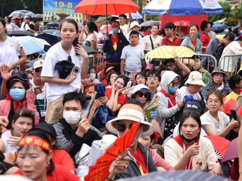 Giúp nhân viên cảm thấy tự hào và gắn bó hơn với công ty