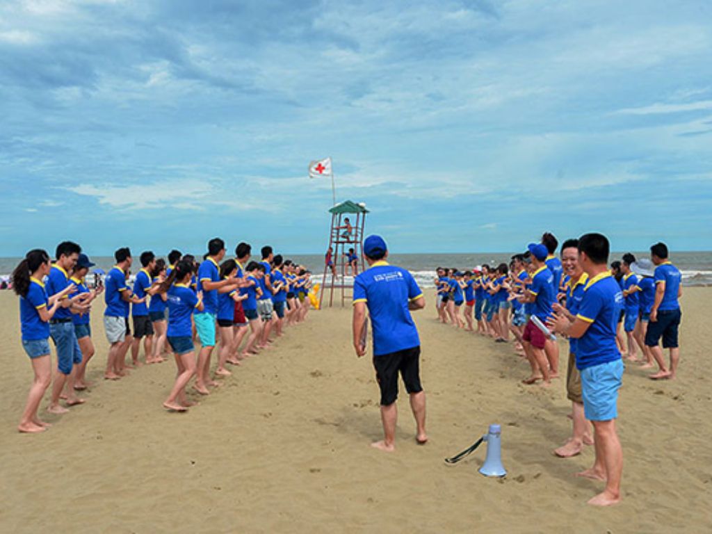 Một chiếc áo polo đồng phục màu sắc trang nhã