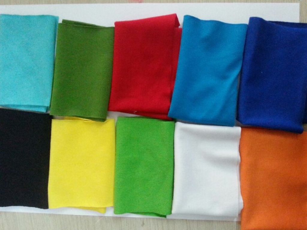 Bạn nên chọn chất liệu cotton thoáng mát để thoải mái khi di chuyển